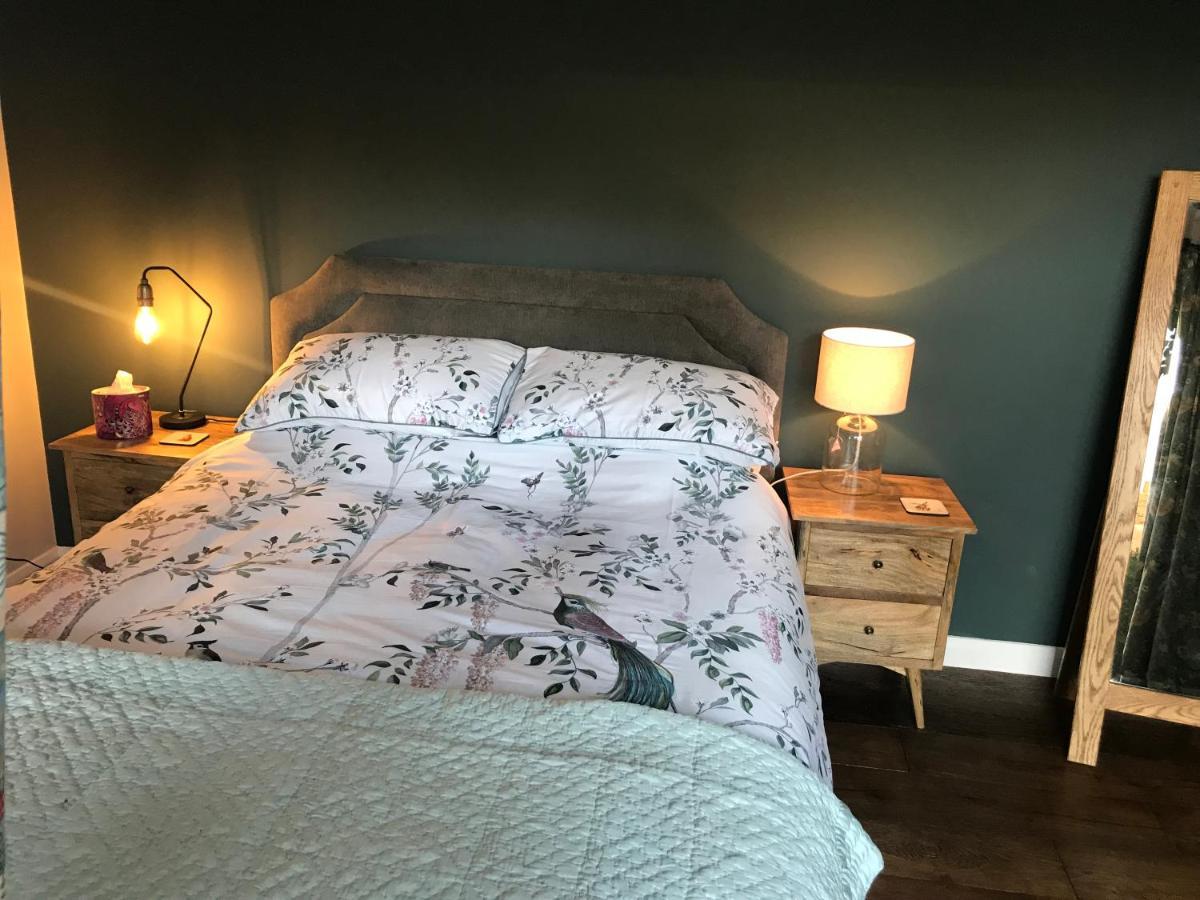 Corner House Luxury Bnb Little Dunmow Kültér fotó