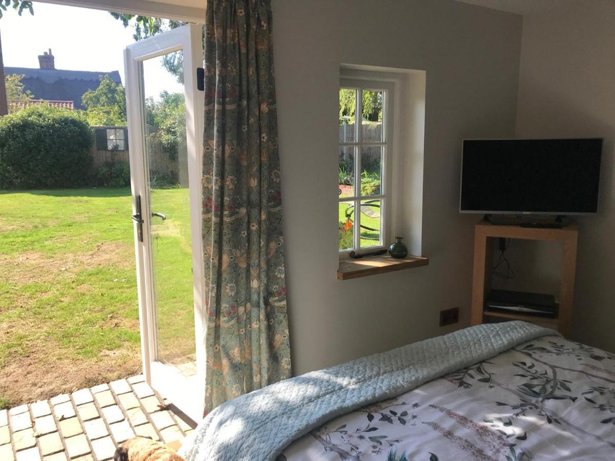 Corner House Luxury Bnb Little Dunmow Kültér fotó
