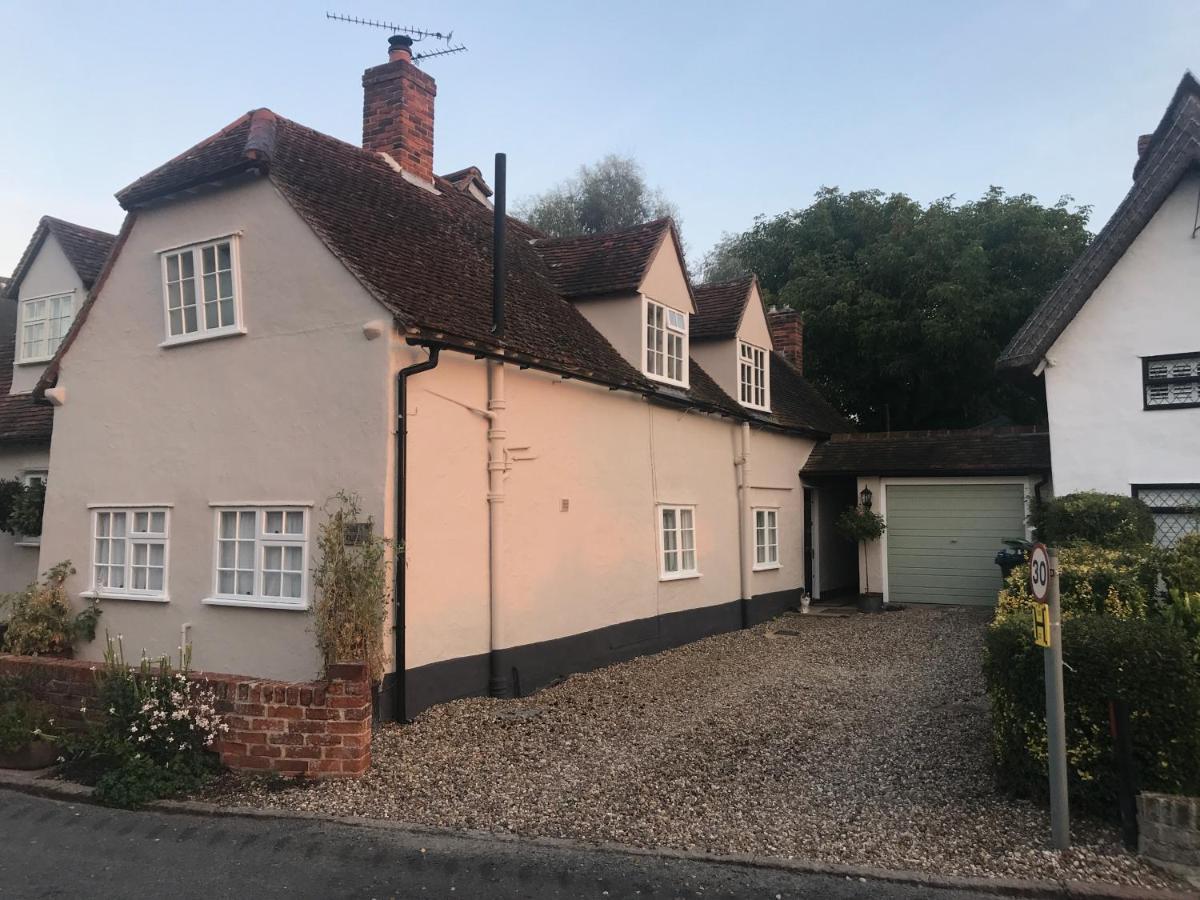 Corner House Luxury Bnb Little Dunmow Kültér fotó