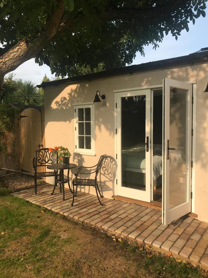 Corner House Luxury Bnb Little Dunmow Kültér fotó