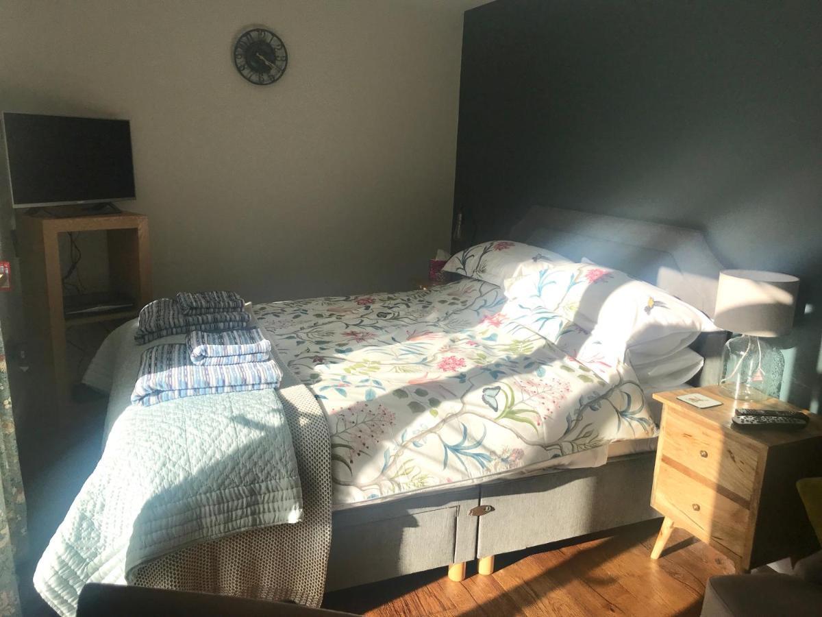 Corner House Luxury Bnb Little Dunmow Kültér fotó