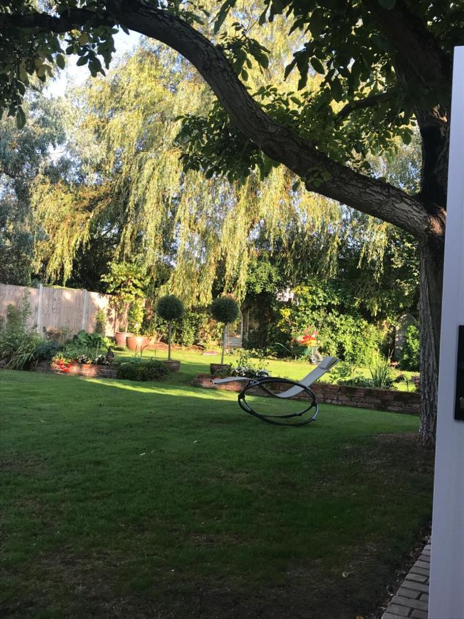 Corner House Luxury Bnb Little Dunmow Kültér fotó