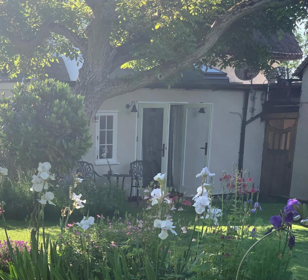 Corner House Luxury Bnb Little Dunmow Kültér fotó