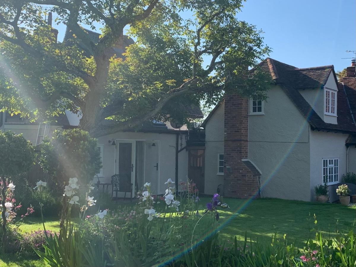 Corner House Luxury Bnb Little Dunmow Kültér fotó