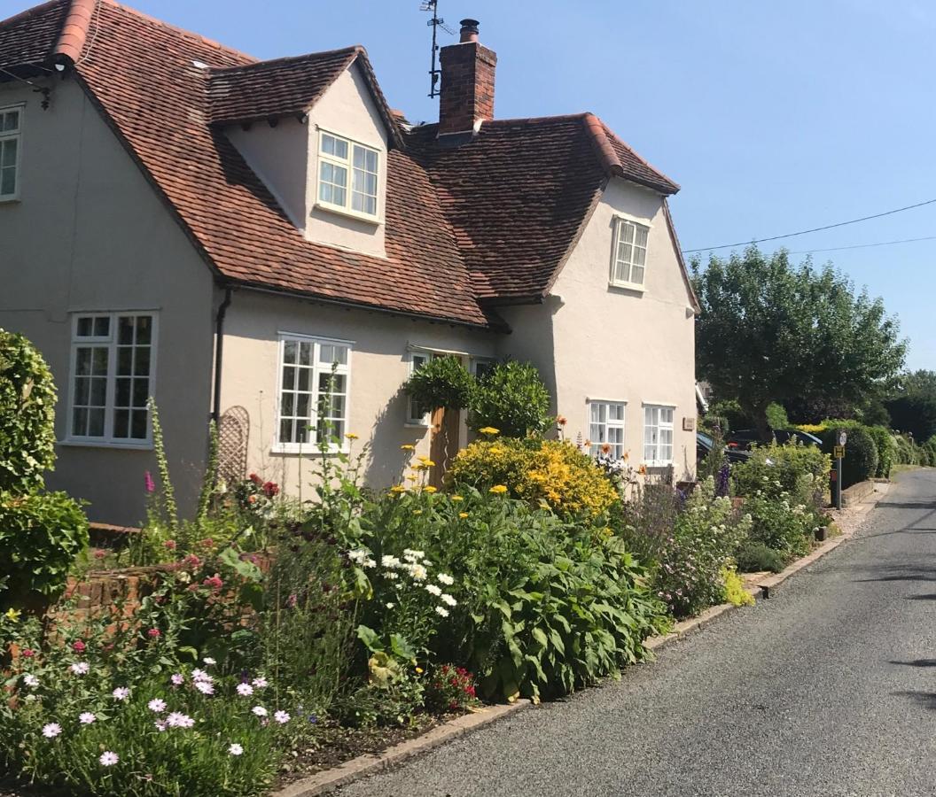 Corner House Luxury Bnb Little Dunmow Kültér fotó
